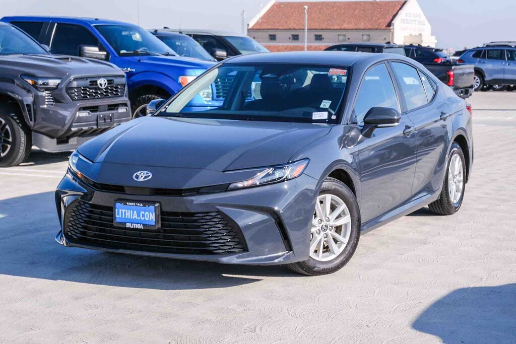 2025 Toyota Camry LE FWD