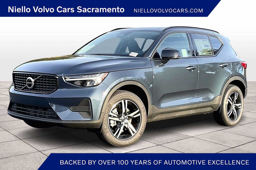 2026 Volvo XC40 B4 Core FWD