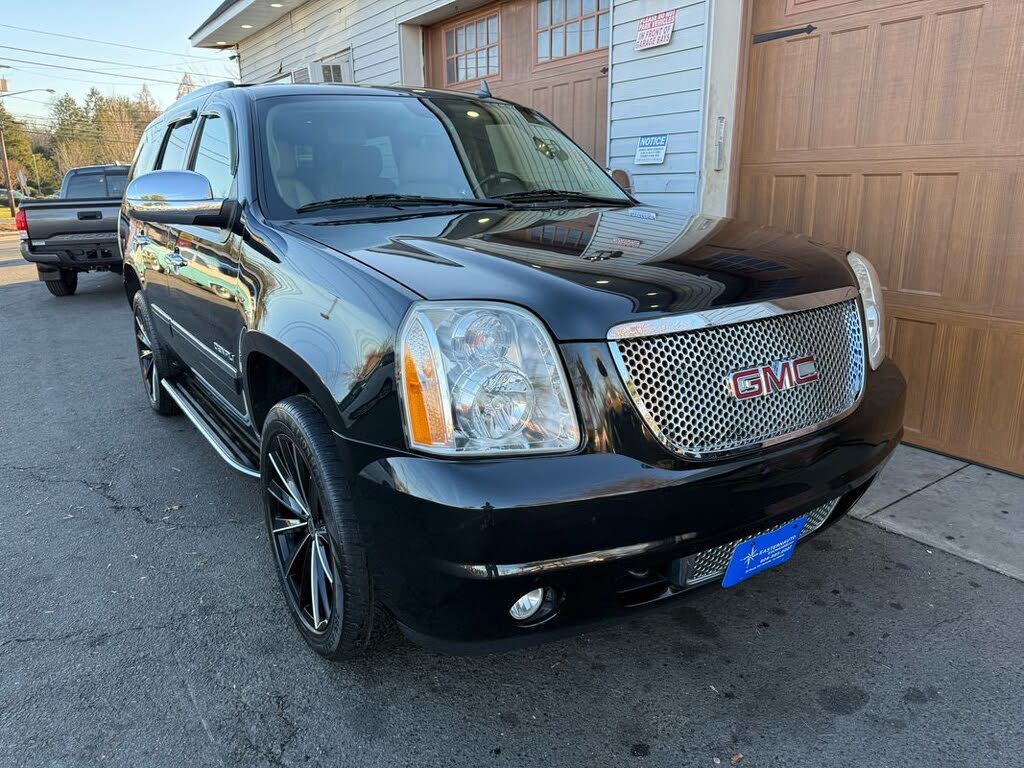 2011 GMC Yukon Denali AWD