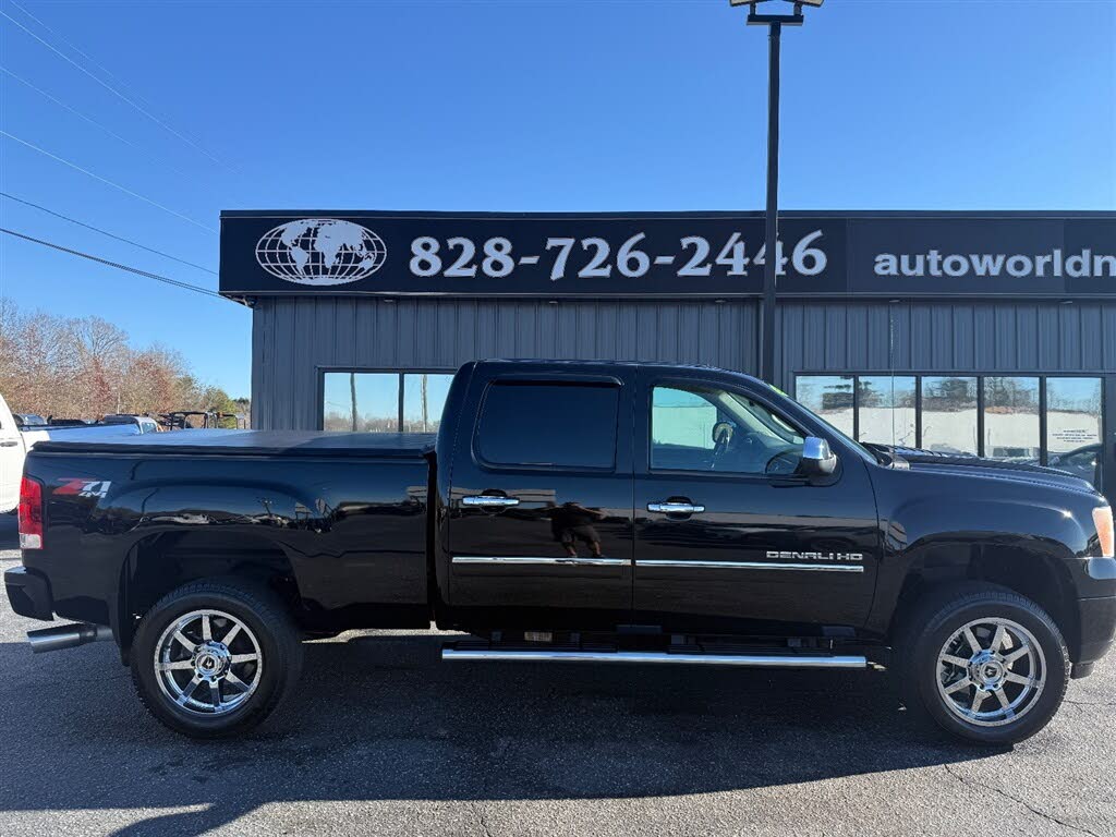 2014 GMC Sierra 2500HD Denali Crew Cab SB 4WD