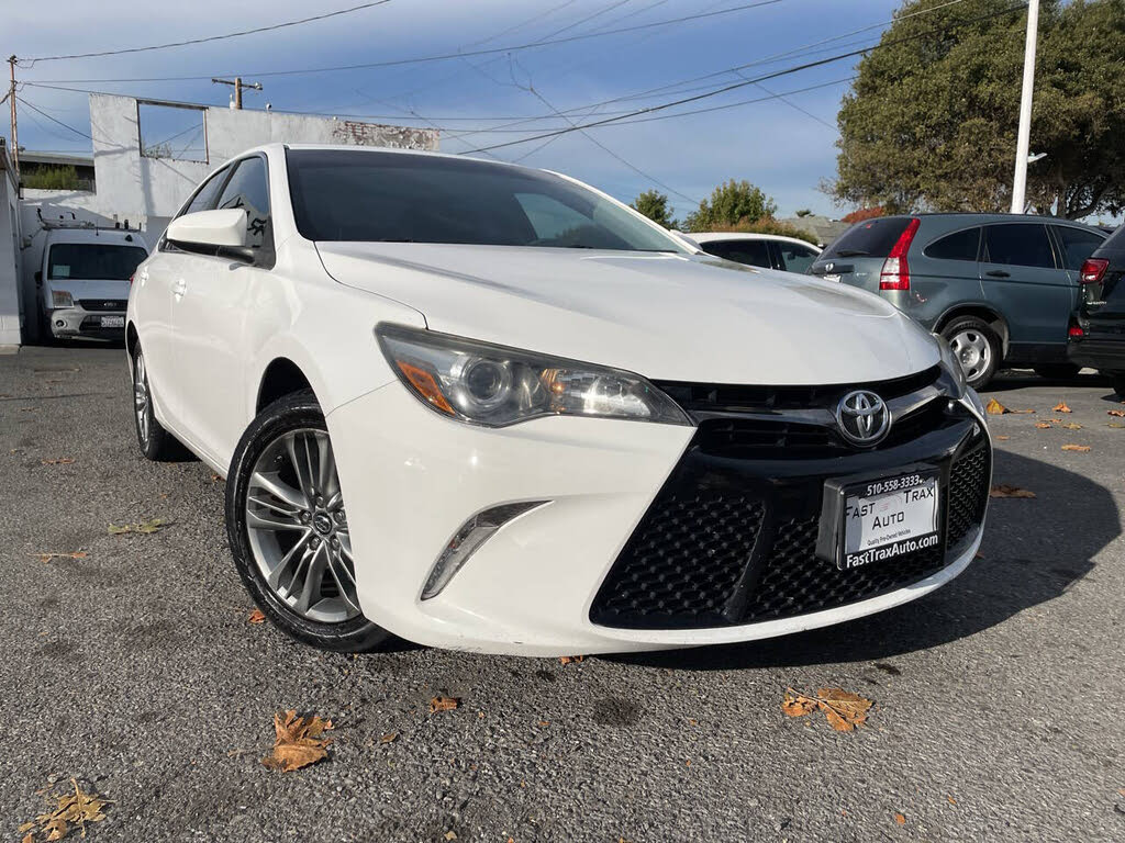 2016 Toyota Camry SE