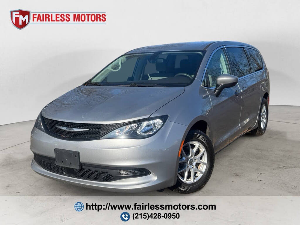 2021 Chrysler Voyager LX FWD