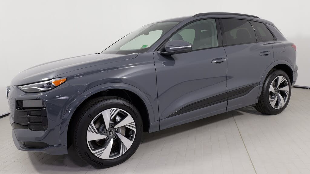 2025 Audi Q6 e-tron quattro Premium