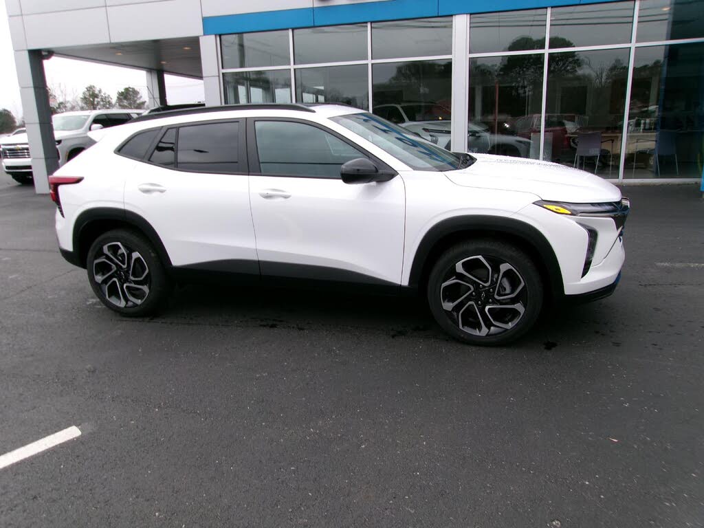 2026 Chevrolet Trax RS with 2RS FWD