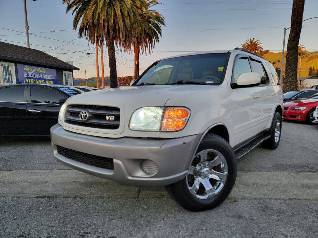 2004 Toyota Sequoia SR5
