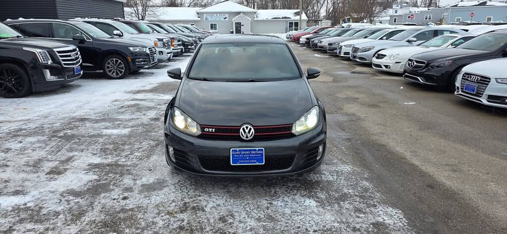 2011 Volkswagen Golf GTI 2.0T 4-Door FWD