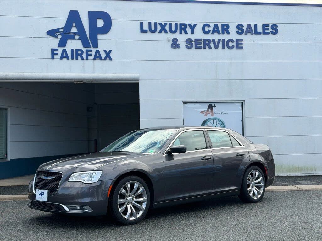 2018 Chrysler 300 Touring L RWD