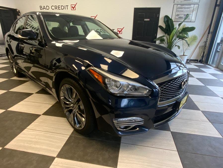 2019 INFINITI Q70 3.7 Luxe AWD