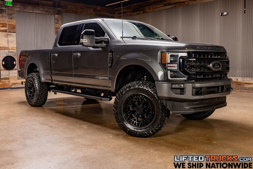 2022 Ford F-250 Super Duty Lariat Crew Cab 4WD