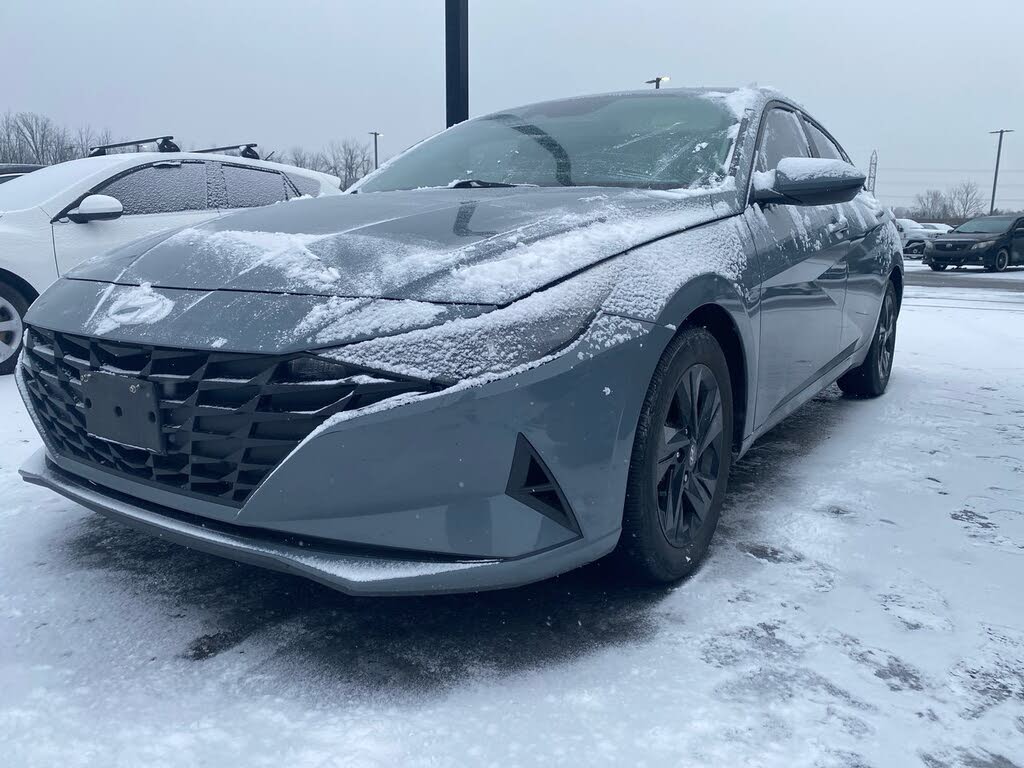 Hyundai Elantra Preferred FWD 2022