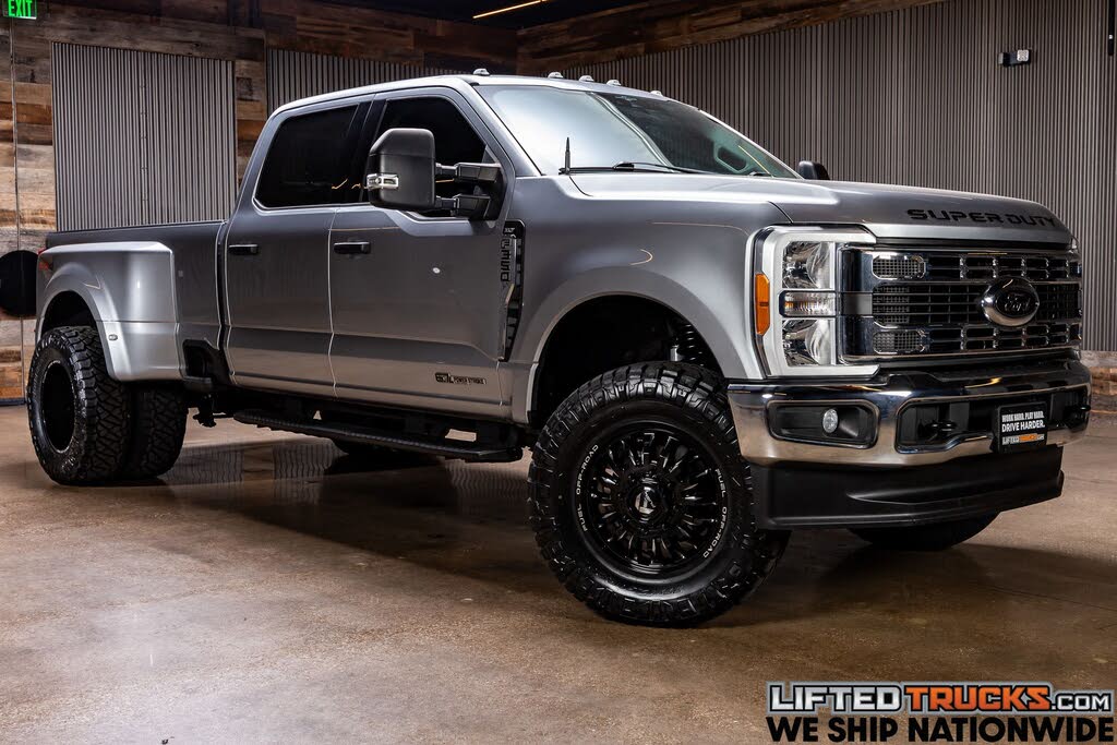 2023 Ford F-350 Super Duty XLT Crew Cab LB DRW 4WD