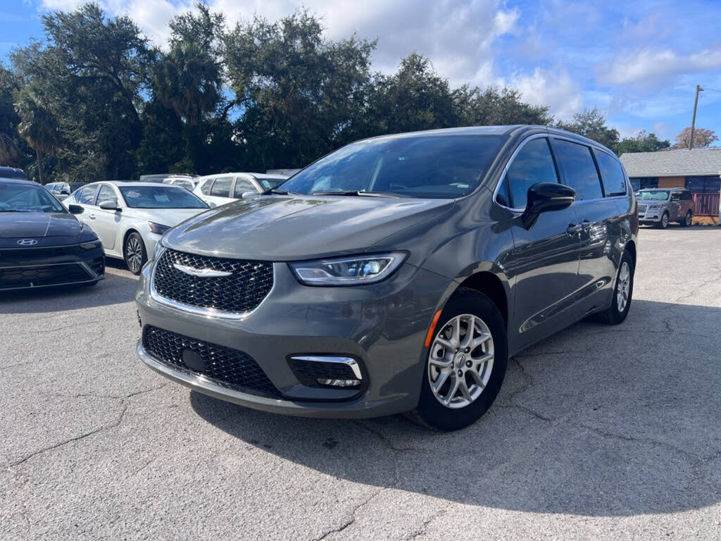 2025 Chrysler Pacifica Select FWD