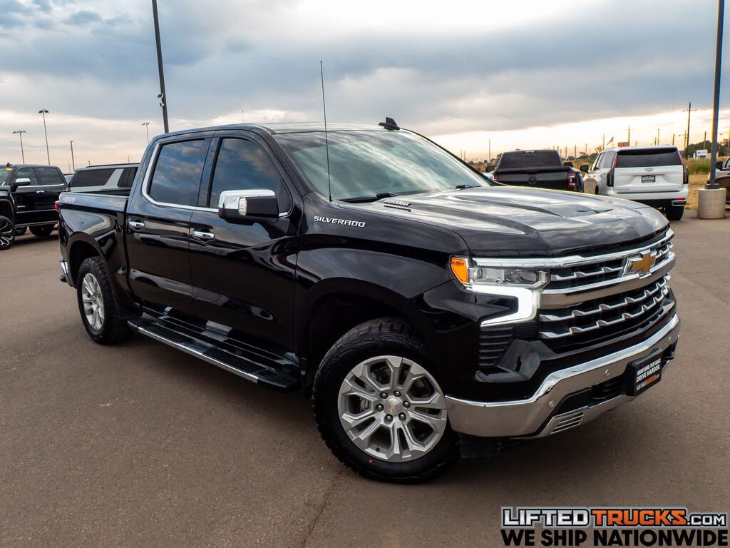 2023 Chevrolet Silverado 1500 LTZ Crew Cab 4WD