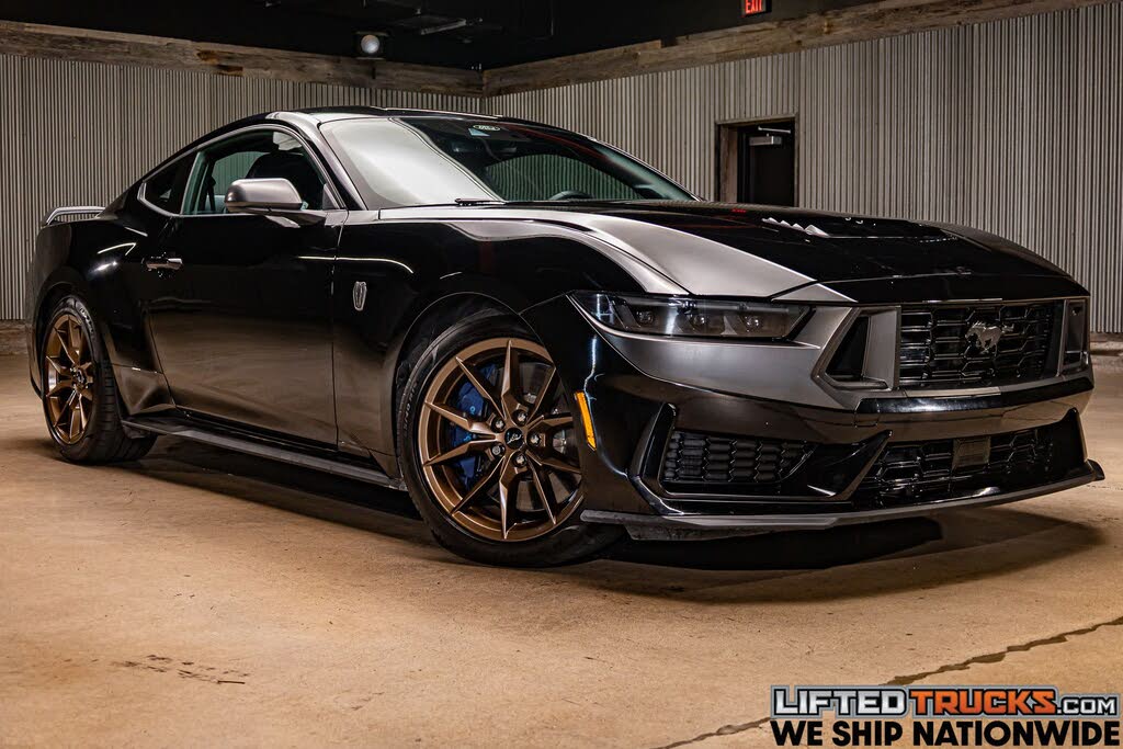 2025 Ford Mustang Dark Horse Fastback RWD