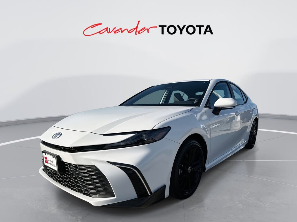 2026 Toyota Camry SE FWD