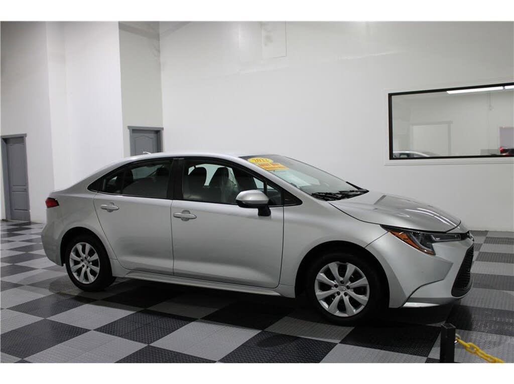 2022 Toyota Corolla LE FWD