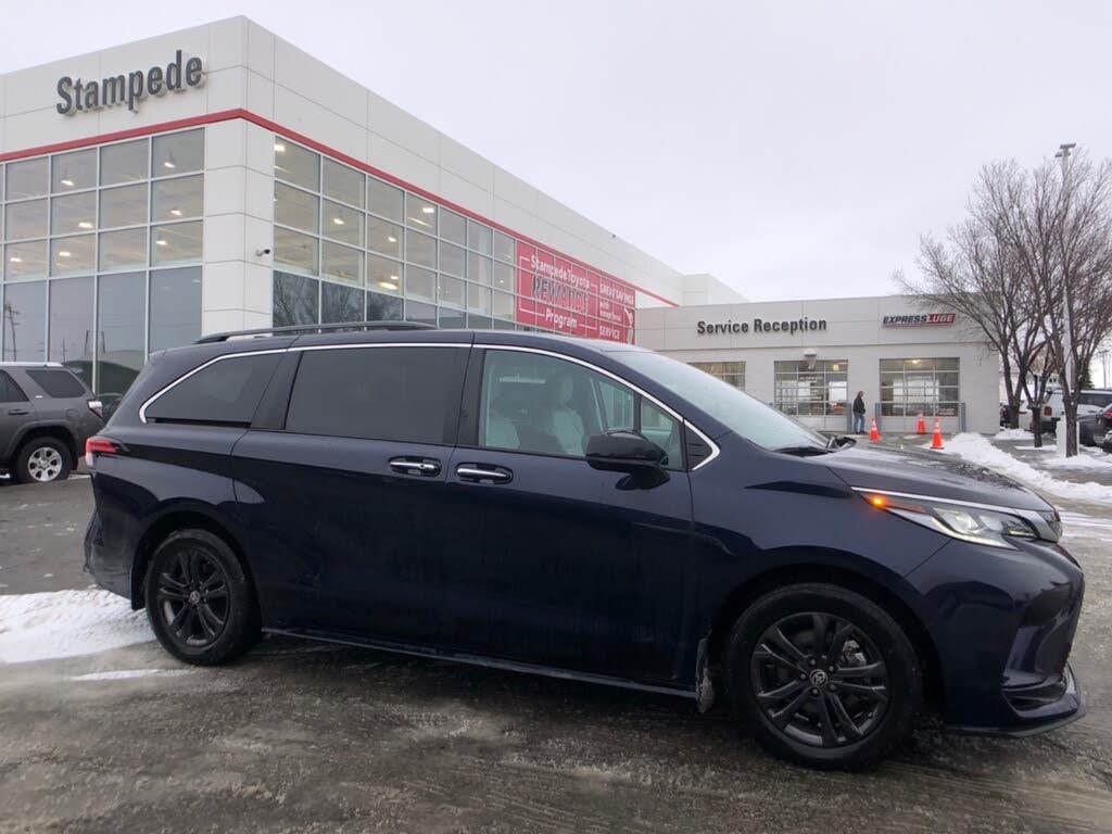2024 Toyota Sienna XSE 7-Passenger AWD