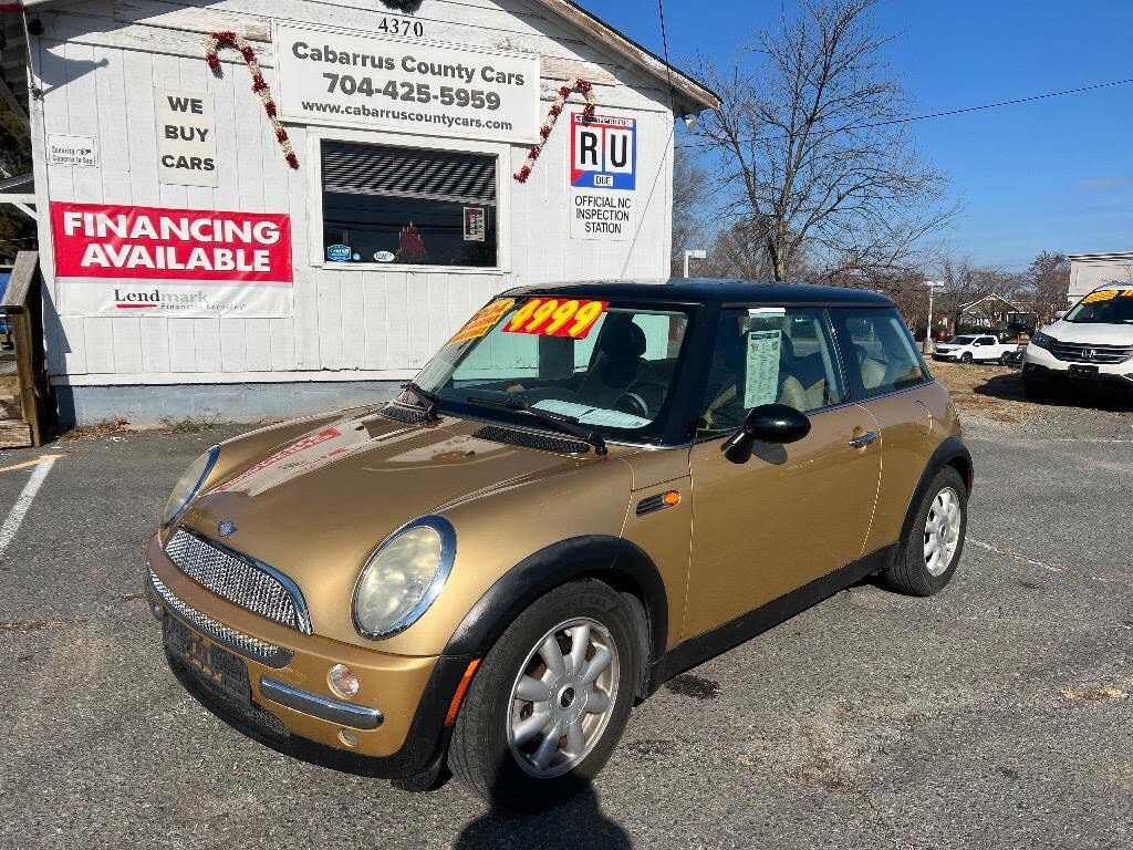 2004 MINI Cooper Base