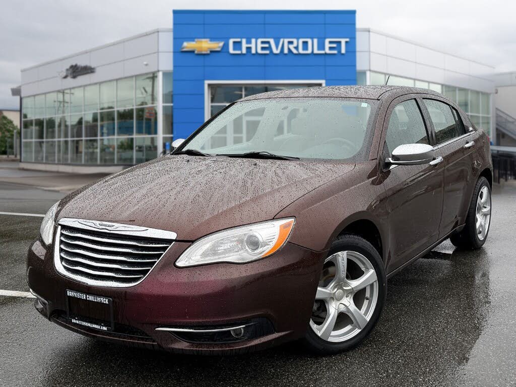 2012 Chrysler 200 Limited Sedan FWD