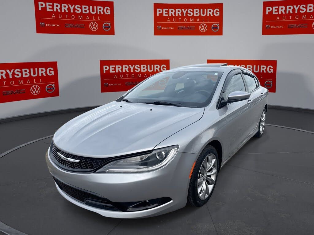 2016 Chrysler 200 S Sedan FWD
