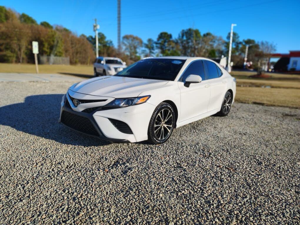 2019 Toyota Camry SE FWD