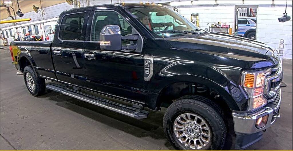 2022 Ford F-350 Super Duty XLT Crew Cab 4WD