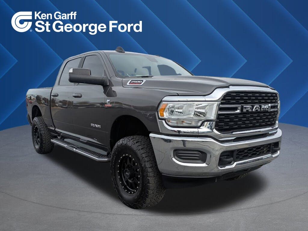 2022 RAM 2500 Big Horn Crew Cab 4WD