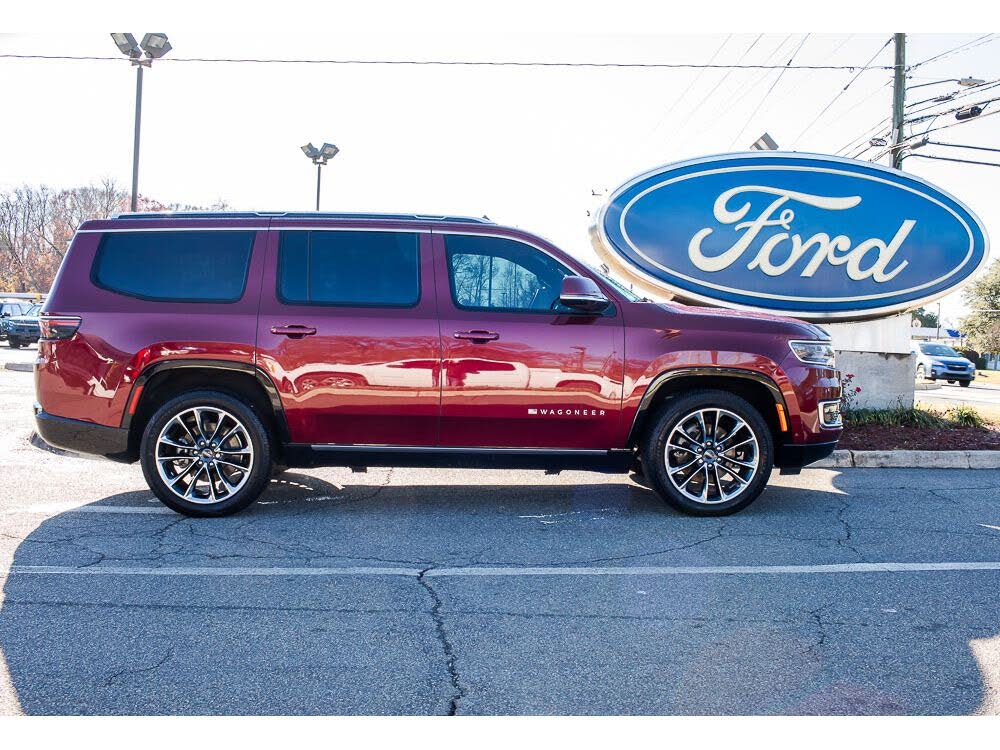 2022 Jeep Wagoneer Series III 4WD