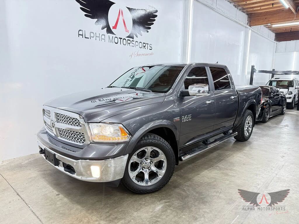 2017 RAM 1500 Laramie Crew Cab 4WD