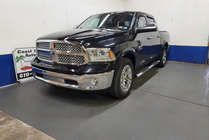 2017 RAM 1500 Laramie Crew Cab 4WD