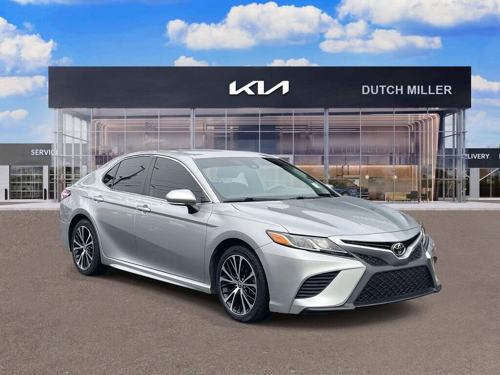 2020 Toyota Camry SE FWD