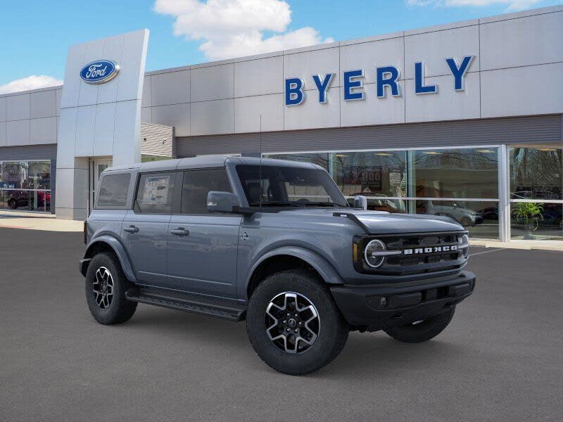 2025 Ford Bronco Outer Banks 4-Door 4WD