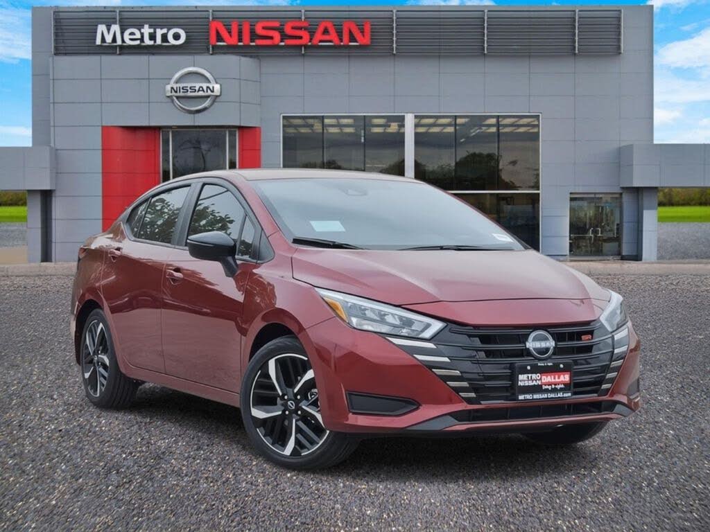 2025 Nissan Versa SR FWD