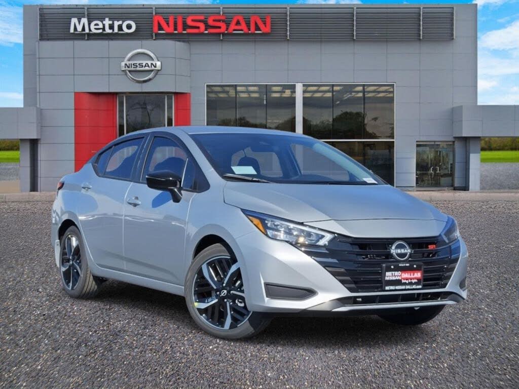 2025 Nissan Versa SR FWD