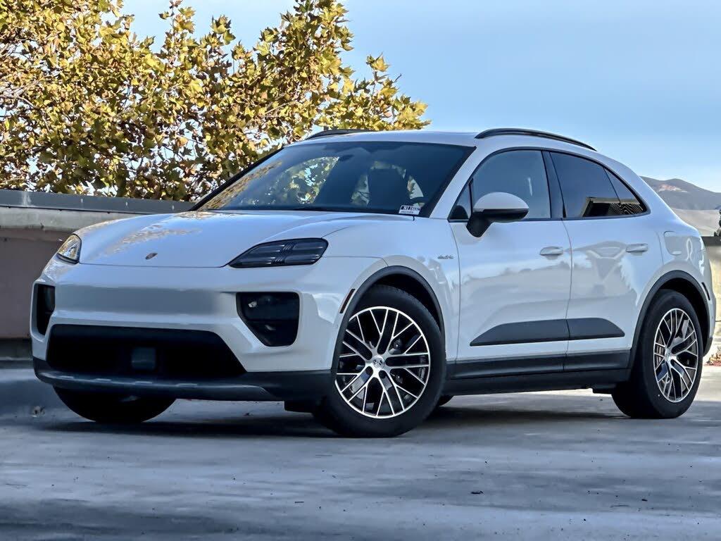 2025 Porsche Macan AWD