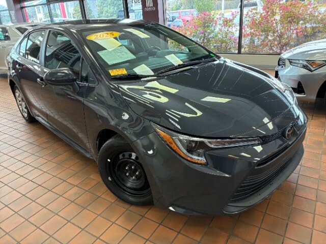 2025 Toyota Corolla LE FWD