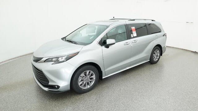 2025 Toyota Sienna XLE 7-Passenger FWD