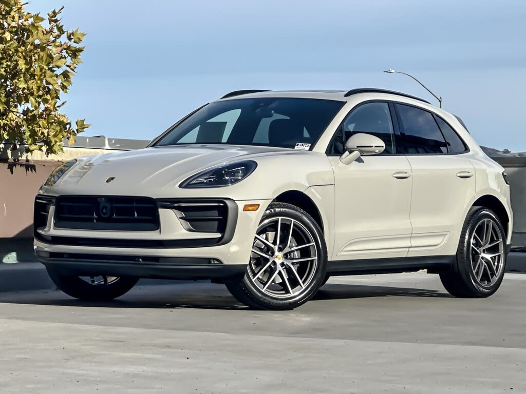 2026 Porsche Macan AWD
