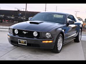 Ford Mustang GT Premium Coupe RWD
