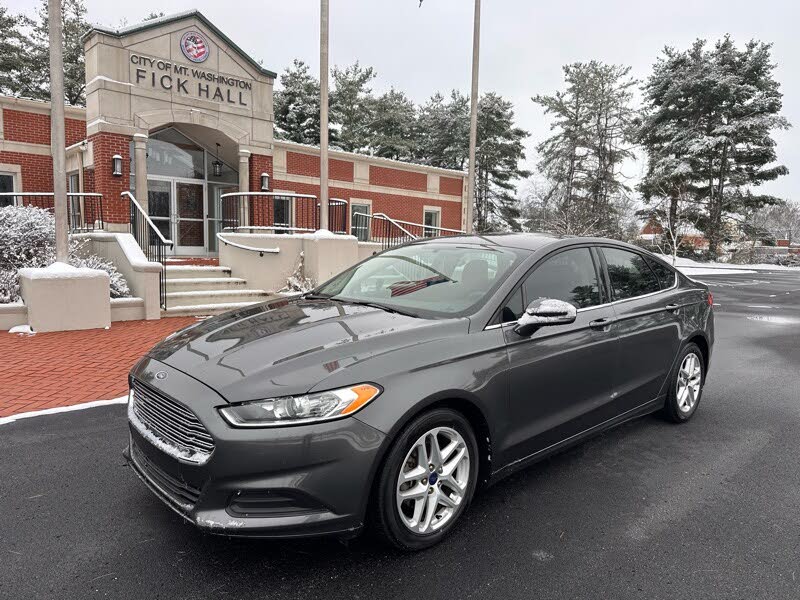 2016 Ford Fusion SE