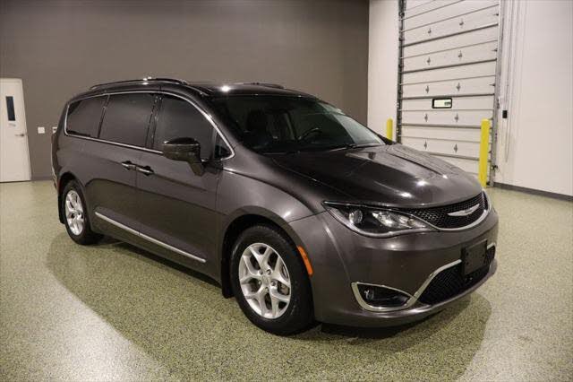 2017 Chrysler Pacifica Touring L Plus FWD