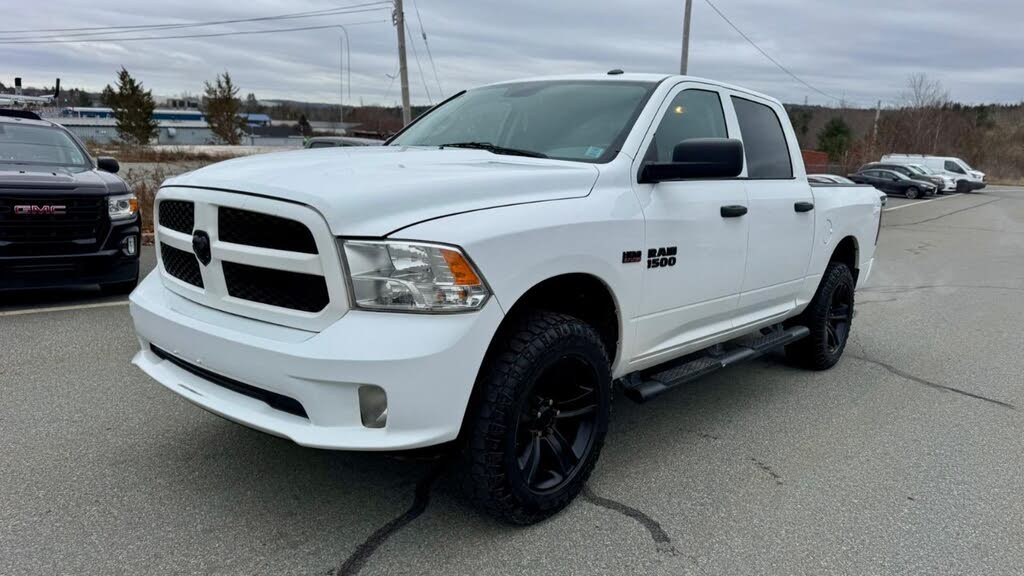 2017 RAM 1500 Express Crew Cab 4WD