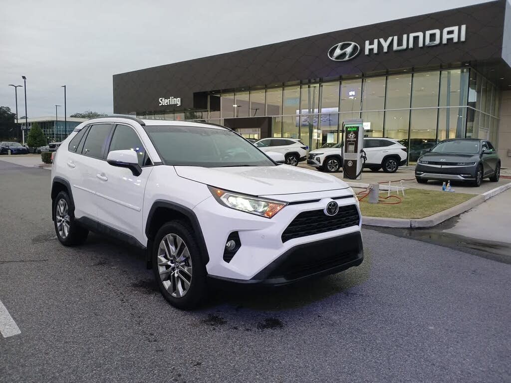 2019 Toyota RAV4 XLE Premium FWD