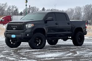 Toyota Tundra SR5 CrewMax 5.7L 4WD