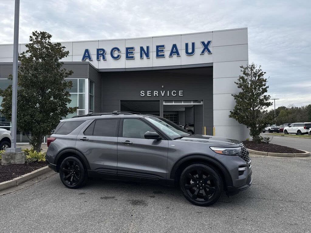 2022 Ford Explorer ST-Line RWD