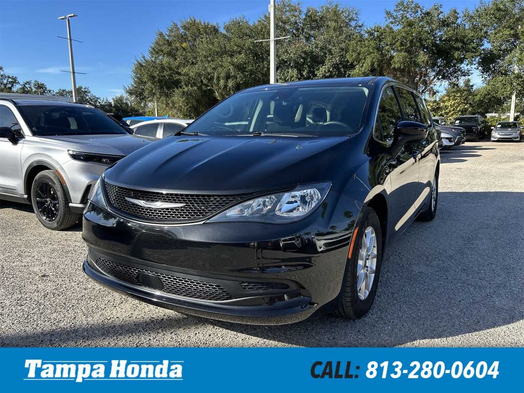 2024 Chrysler Voyager LX FWD