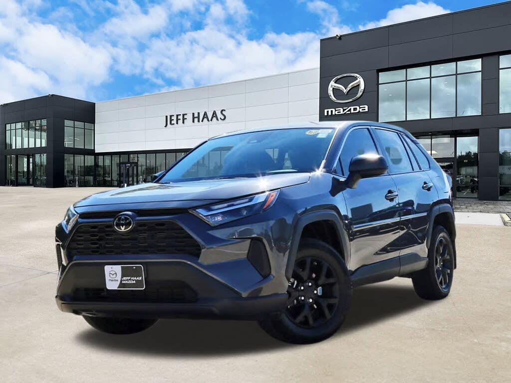 2024 Toyota RAV4 LE FWD