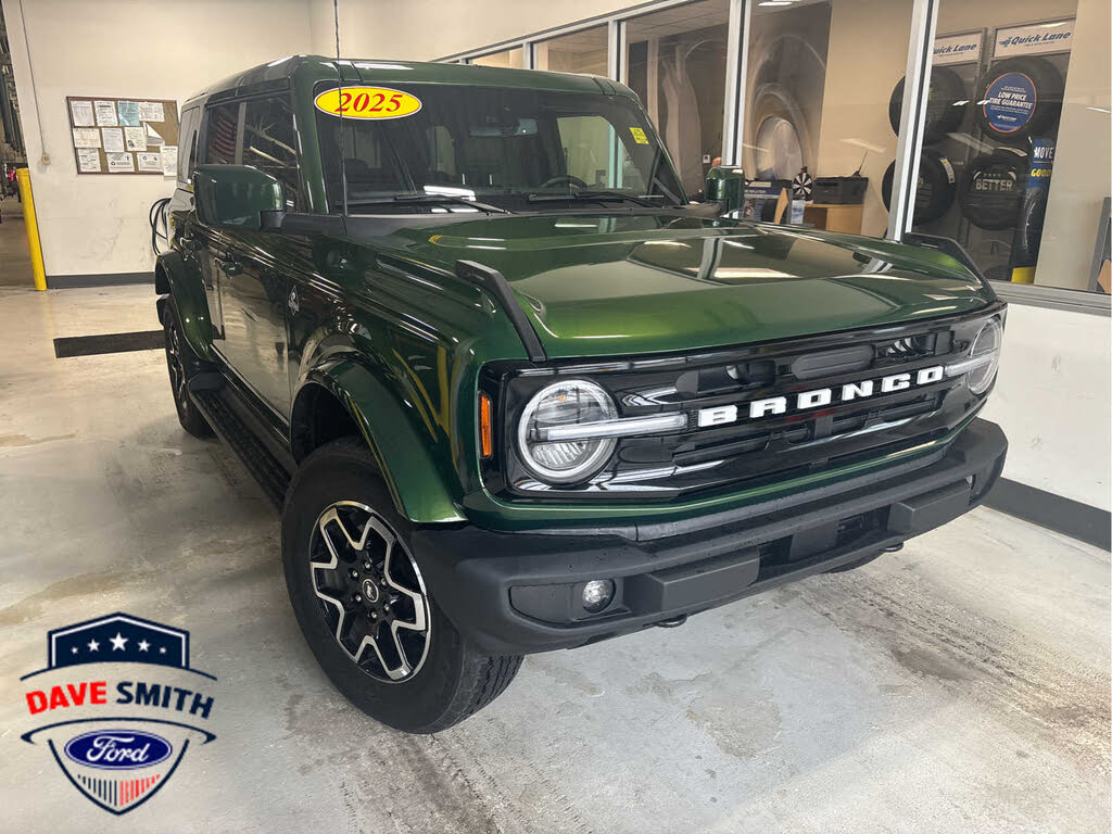 2025 Ford Bronco Outer Banks 4-Door 4WD