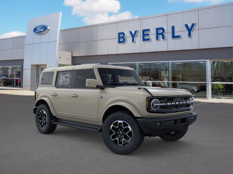 2025 Ford Bronco Outer Banks 4-Door 4WD