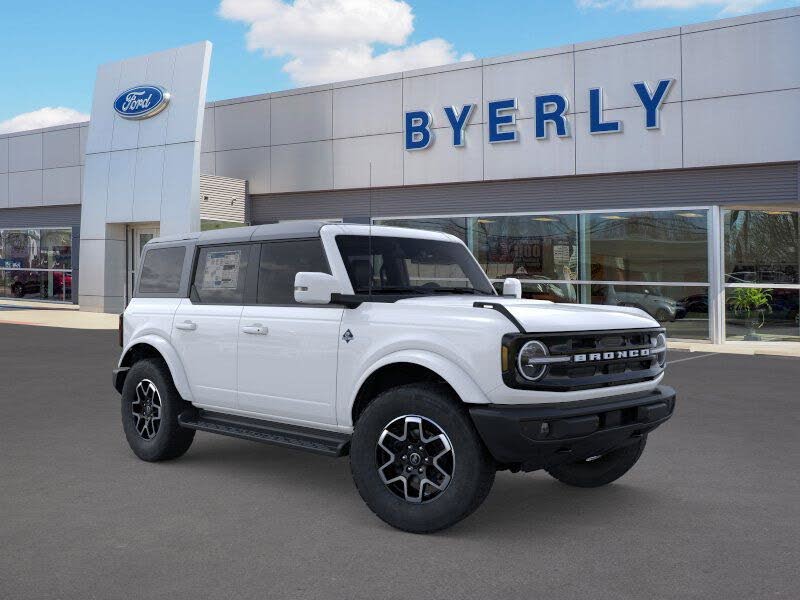 2025 Ford Bronco Outer Banks 4-Door 4WD